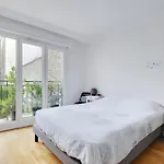Appartement Proche Tour Eiffel Avec Ascenseur